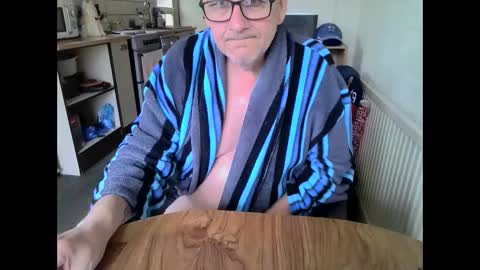 poshman65 online show from May 20, 2026, 8:53 am