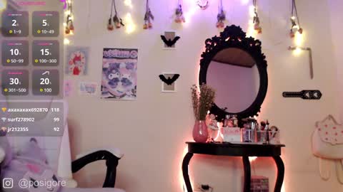 Snapshot of posigore chatting on December 13, 2024, 8:58 pm Anna Goth independient model online show from December 13, 2024, 8:58 pm