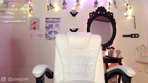 Snapshot of posigore chatting on December 19, 2024, 9:38 pm Anna Goth independient model online show from December 19, 2024, 9:38 pm