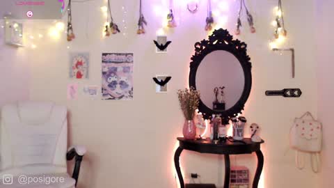 Snapshot of posigore chatting on December 20, 2024, 6:35 pm Anna Goth independient model online show from December 20, 2024, 6:35 pm