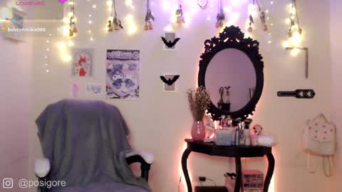 Snapshot of posigore chatting on January 2, 2025, 6:45 pm Anna Goth independient model online show from January 2, 2025, 6:45 pm