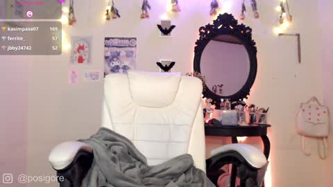 Snapshot of posigore chatting on January 15, 2025, 9:20 pm Anna Goth independient model online show from January 15, 2025, 9:20 pm