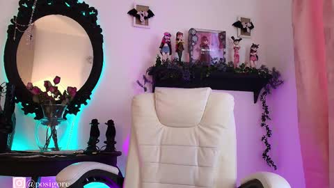 Snapshot of posigore chatting on October 31, 2025, 10:33 pm Anna Goth independient model online show from October 31, 2025, 10:33 pm