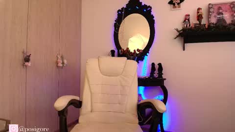 Snapshot of posigore chatting on November 18, 2025, 10:03 pm Anna Goth independient model online show from November 18, 2025, 10:03 pm