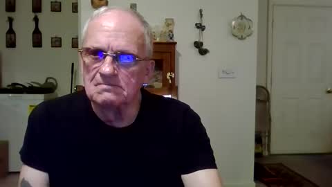 Snapshot of potato_chipz70 chatting on December 16, 2025, 6:46 pm potato_chipz70 online show from December 16, 2025, 6:46 pm