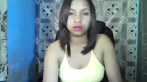 LARISSAH online show from May 4, 2026, 3:35 am