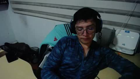 powerfulzeus2 online show from December 2, 2025, 1:44 am