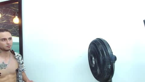 Snapshot of powerlustx chatting on April 11, 2026, 5:01 am online show from April 11, 2026, 5:01 am