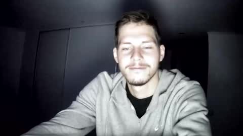 Snapshot of poweroflove7n chatting on October 29, 2025, 4:15 am poweroflove7n online show from October 29, 2025, 4:15 am