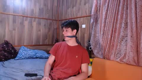 Snapshot of powertwinky chatting on December 27, 2024, 1:32 am chris independent online show from December 27, 2024, 1:32 am