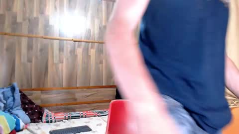 Snapshot of powertwinky chatting on October 4, 2025, 5:16 am chris independent online show from October 4, 2025, 5:16 am