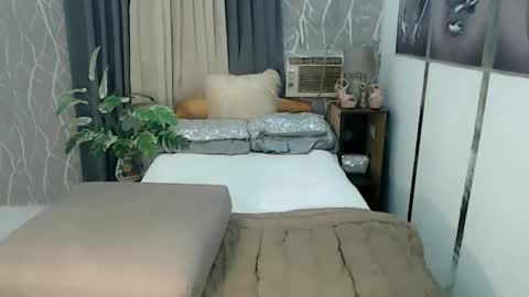 ur hot and wet precious online show from February 3, 2026, 6:40 am