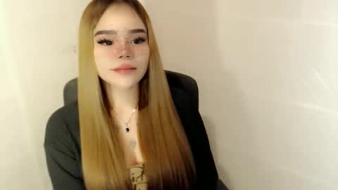 MAXXINE online show from April 4, 2026, 6:00 am