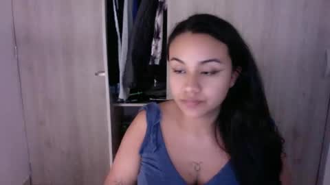 Snapshot of preggo_fantasy chatting on October 23, 2025, 4:12 am preggo_fantasy online show from October 23, 2025, 4:12 am