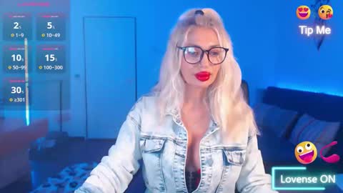 Victoria online show from November 22, 2025, 7:02 pm