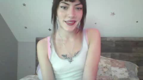 presentpatchouli online show from April 6, 2026, 10:44 pm