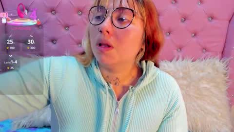 Pretti Violet online show from November 18, 2025, 9:03 am