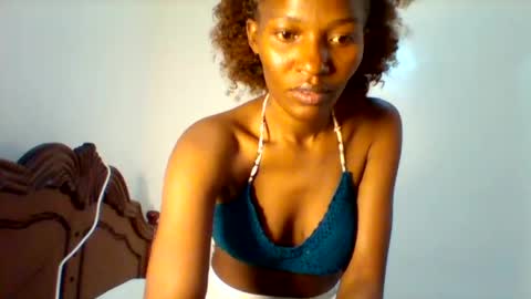 prettie_petitee online show from July 11, 2026, 11:35 am