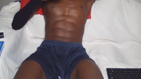 Pretty dollx01 online show from April 12, 2026, 1:49 pm