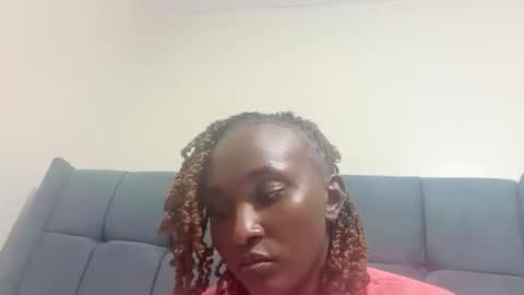 Snapshot of pretty_ellsie chatting on October 8, 2025, 5:21 pm independent model online show from October 8, 2025, 5:21 pm