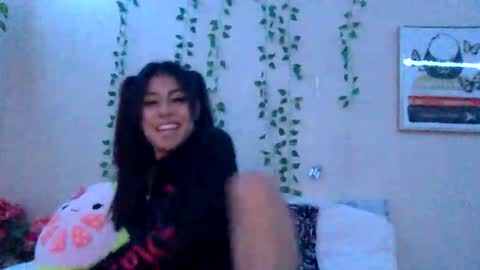 pretty_girl828687 online show from November 6, 2025, 8:48 am