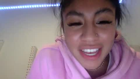 Snapshot of pretty_girl828687 chatting on February 27, 2026, 2:44 am pretty_girl828687 online show from February 27, 2026, 2:44 am