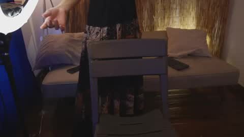 pretty_goddess online show from April 16, 2026, 8:09 pm