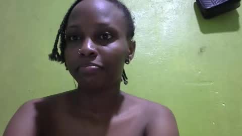pretty_hotbaby online show from November 10, 2025, 9:36 pm