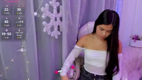 pretty online show from December 15, 2025, 11:36 am