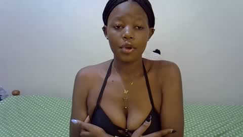 Snapshot of pretty_kelen chatting on December 12, 2024, 11:07 am Kelen online show from December 12, 2024, 11:07 am