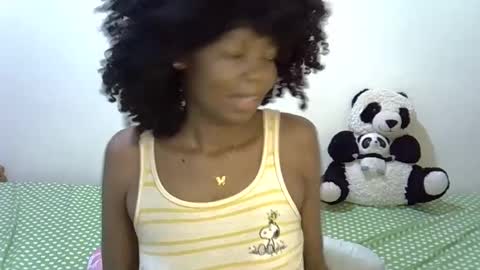 Snapshot of pretty_kelen chatting on December 25, 2024, 8:28 pm Kelen online show from December 25, 2024, 8:28 pm