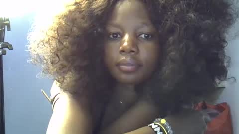 Snapshot of pretty_kelen chatting on January 13, 2025, 2:18 am Kelen online show from January 13, 2025, 2:18 am