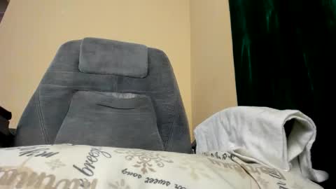 Snapshot of pretty_kitty_babe chatting on December 2, 2025, 10:20 am kezzy online show from December 2, 2025, 10:20 am