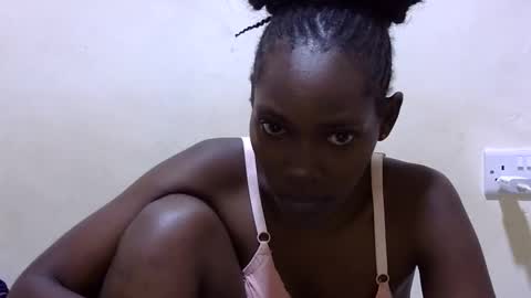 pretty_leila1 online show from March 18, 2026, 11:57 am