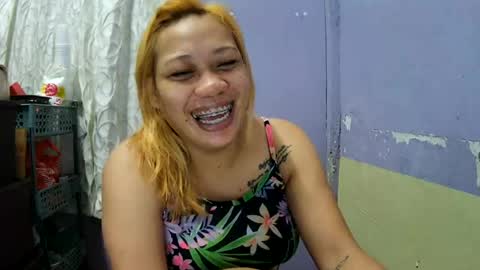 pretty_lyn08 online show from June 27, 2026, 10:42 am