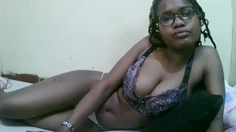 Snapshot of pretty_mellan chatting on February 17, 2025, 11:13 am pretty_mellan online show from February 17, 2025, 11:13 am