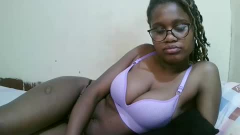 Snapshot of pretty_mellan chatting on February 21, 2025, 6:40 am pretty_mellan online show from February 21, 2025, 6:40 am