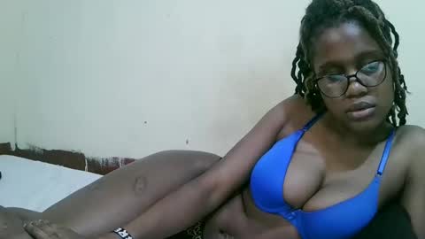 Snapshot of pretty_mellan chatting on February 24, 2025, 2:40 am pretty_mellan online show from February 24, 2025, 2:40 am