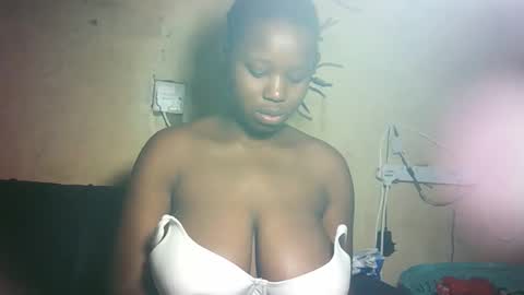 pretty_milan online show from May 1, 2026, 11:59 am