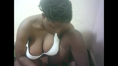 pretty_milan online show from May 19, 2026, 6:09 am