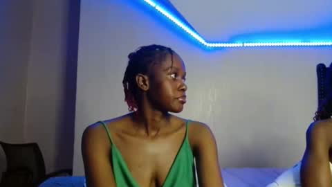 Snapshot of pretty_nyra chatting on May 12, 2026, 8:39 pm Nyra online show from May 12, 2026, 8:39 pm