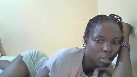 Snapshot of pretty_petite_ebony chatting on March 5, 2025, 7:05 am pretty_petite_ebony online show from March 5, 2025, 7:05 am