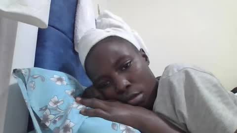 Snapshot of pretty_petite_ebony chatting on October 21, 2025, 4:30 pm pretty_petite_ebony online show from October 21, 2025, 4:30 pm