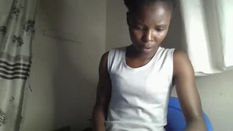 Snapshot of pretty_petite_ebony chatting on November 19, 2025, 10:43 pm pretty_petite_ebony online show from November 19, 2025, 10:43 pm