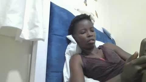 Snapshot of pretty_petite_ebony chatting on November 26, 2025, 3:07 am pretty_petite_ebony online show from November 26, 2025, 3:07 am