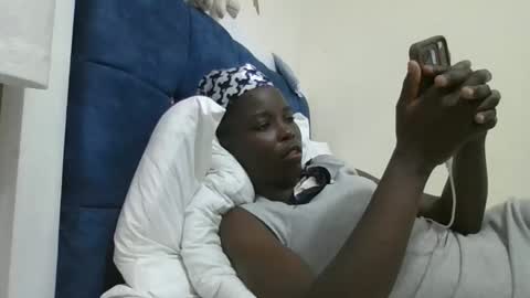 Snapshot of pretty_petite_ebony chatting on November 27, 2025, 7:16 pm pretty_petite_ebony online show from November 27, 2025, 7:16 pm