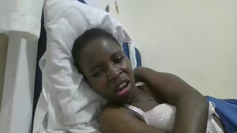 Snapshot of pretty_petite_ebony chatting on December 13, 2025, 8:14 pm pretty_petite_ebony online show from December 13, 2025, 8:14 pm