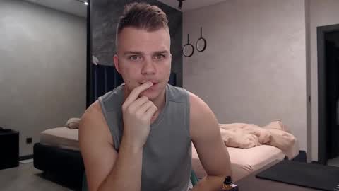 Snapshot of pretty_sweety chatting on November 7, 2025, 9:15 pm Justin online show from November 7, 2025, 9:15 pm