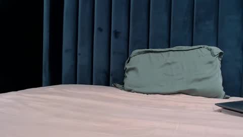 Snapshot of pretty_sweety chatting on November 10, 2025, 5:06 am Justin online show from November 10, 2025, 5:06 am