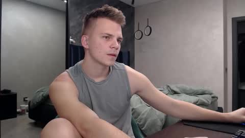 Snapshot of pretty_sweety chatting on November 26, 2025, 4:57 am Justin online show from November 26, 2025, 4:57 am